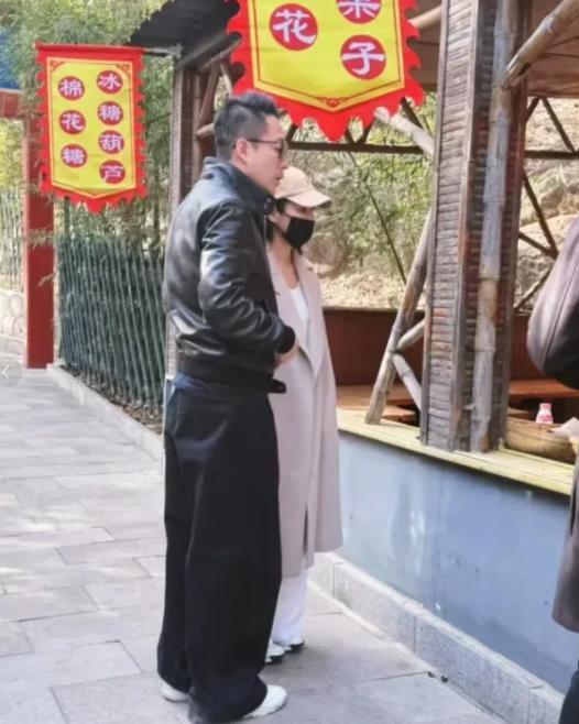 孩子留在外婆家很快下场就会跟大S一样，因为她们是利益对立关系。
 
女儿告完母亲