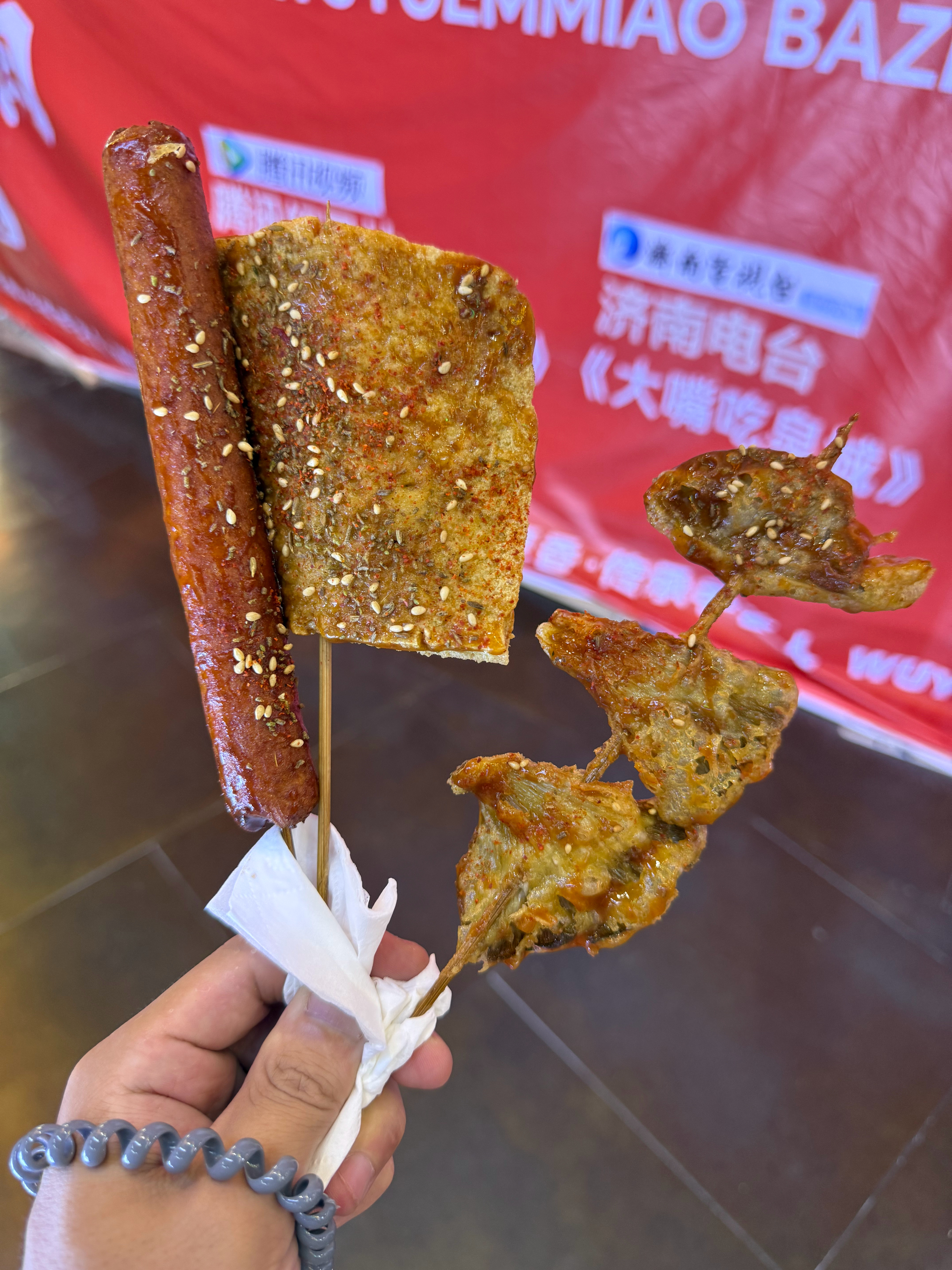 此时此刻，谁能有我快乐？ 