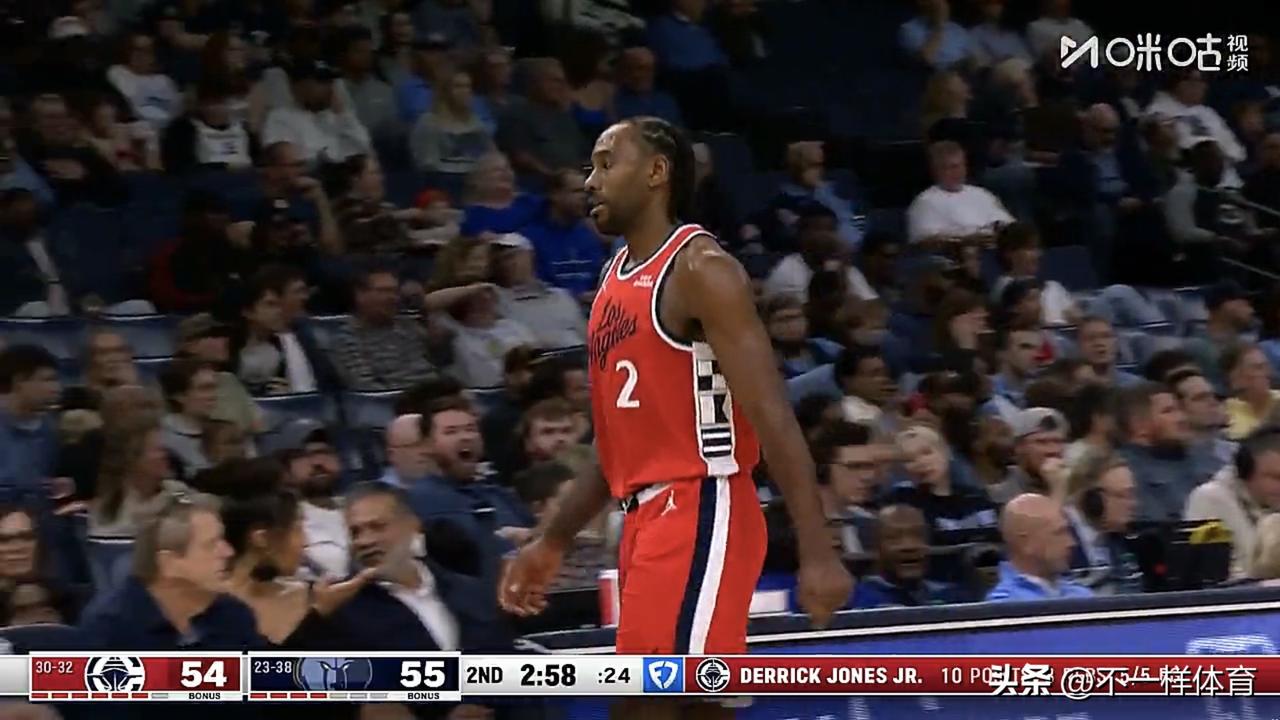 小卡28分，马瑟林21分，背靠背快船队123-120险胜灰熊队，积分追上了勇士队