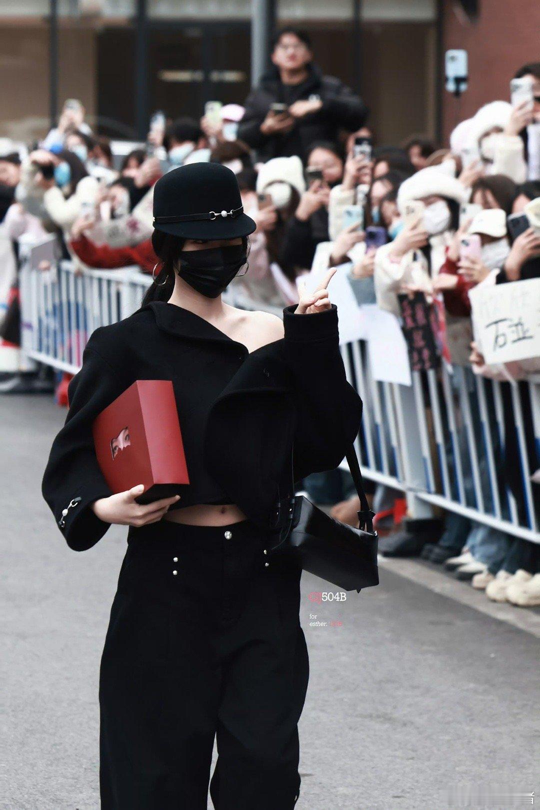 虞书欣﻿《云初令》今日饭拍～每天的穿搭都对我眼睛很好