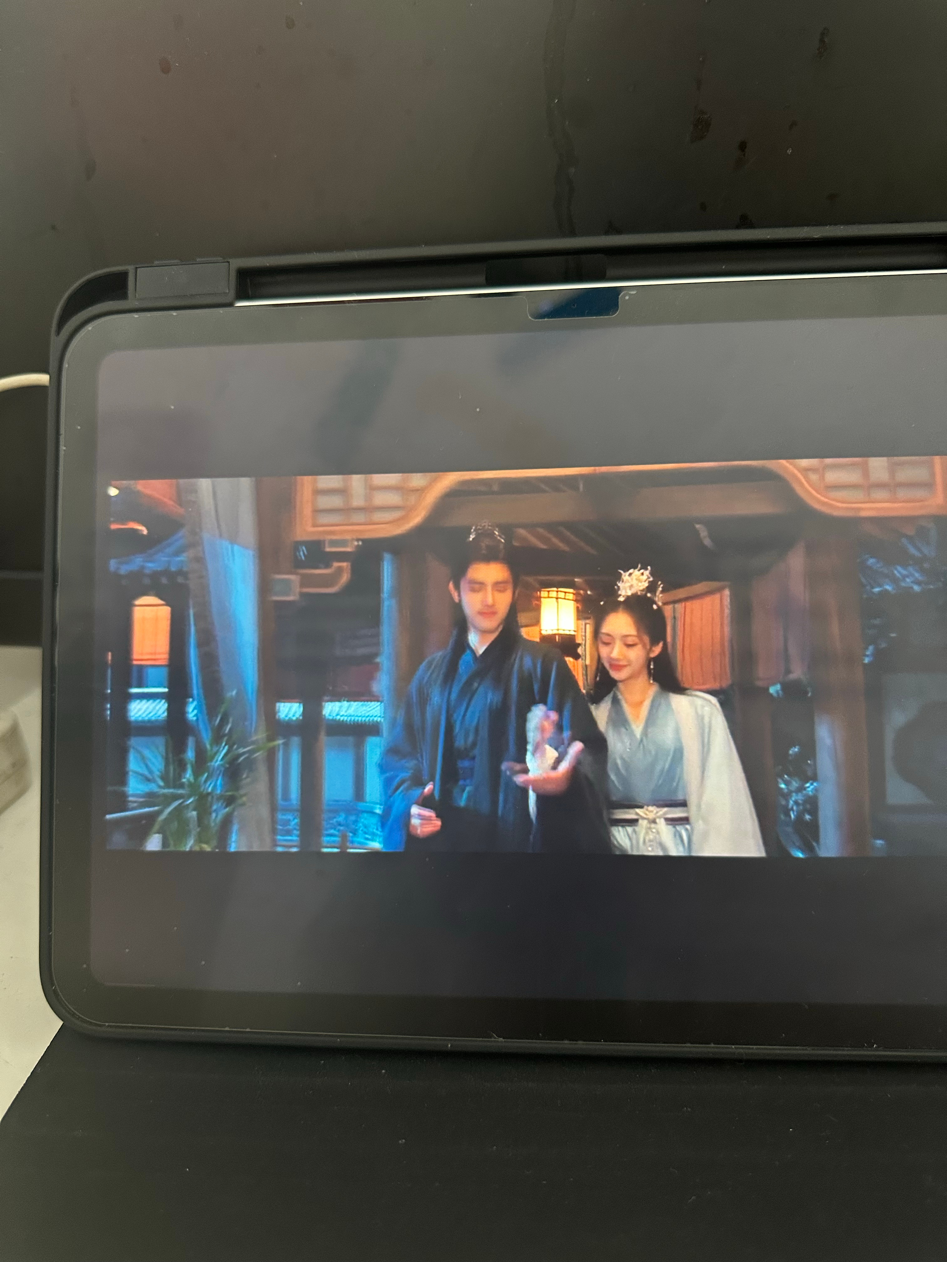 所以神交到底是个什么东西，我是完全没搞懂。但有一点，老东西已经随时随地撒糖了可怜