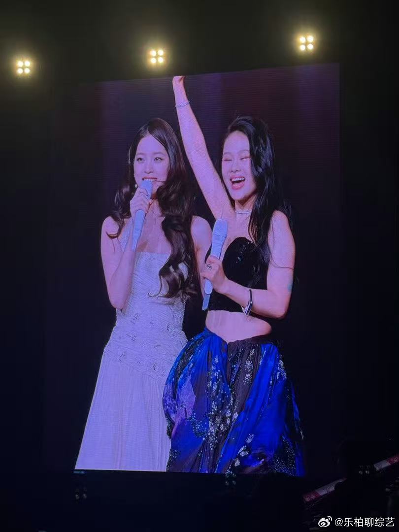 袁娅维欧阳娜娜迪士尼舞台 在这一回袁娅维欧阳娜娜迪士尼舞台，给我们带来了眼前一亮