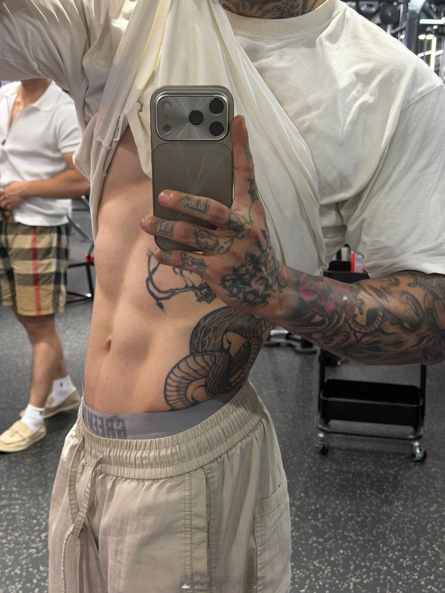 🤳 