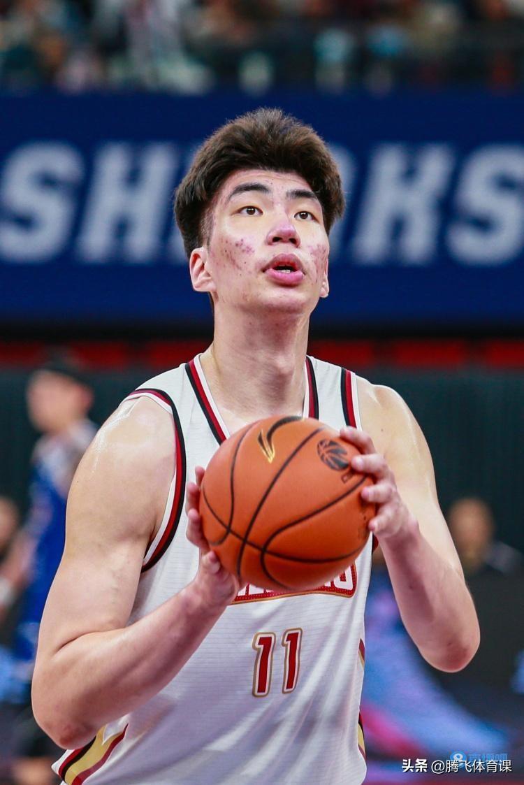 浙江80:77爆冷击败四川晋级全运会决赛，这5人是赢球最大功臣。

1.丁伟(主