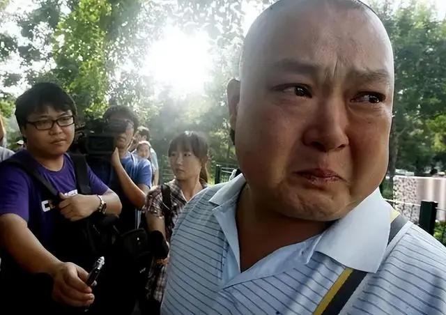 “刻章救妻”！他的妻子身患不治之症，他为她倾家荡产，不惜以身试法诈骗医院17.2