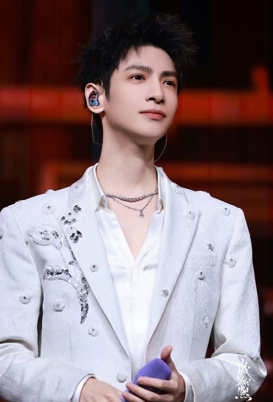 罗云熙 好听听了粉丝的饭拍，罗云熙业务能力太强了吧，做歌手，罗云熙也是很顶的存在