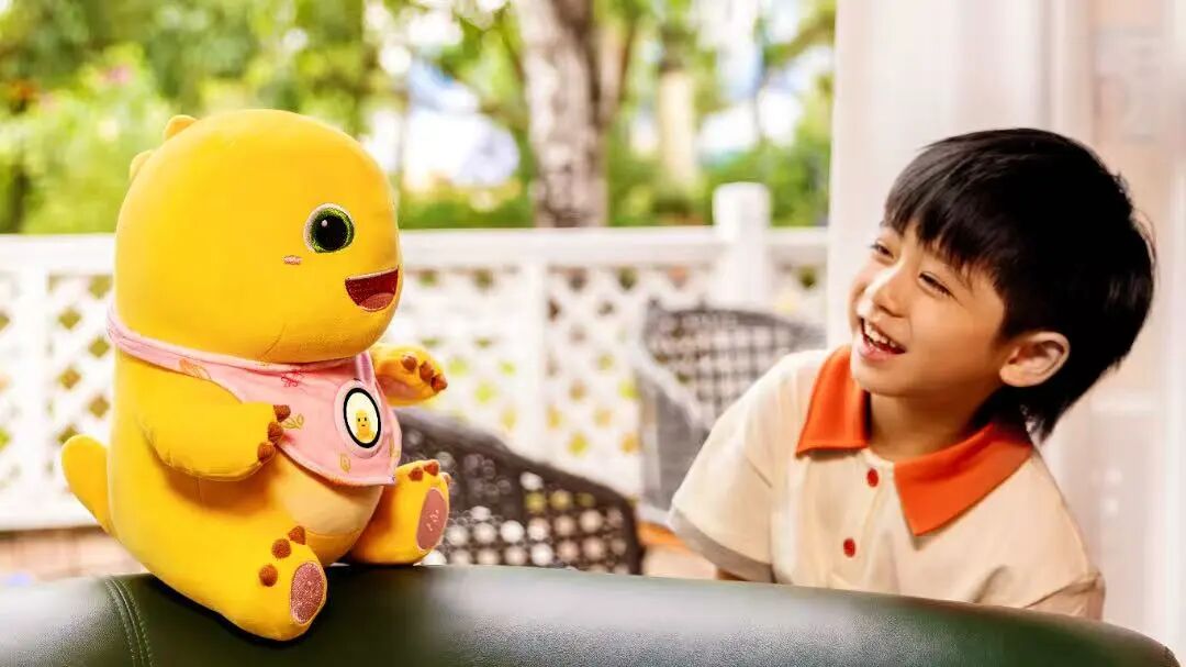 能懂孩子、懂爸媽、還懂寵物，這屆AI硬件太會了