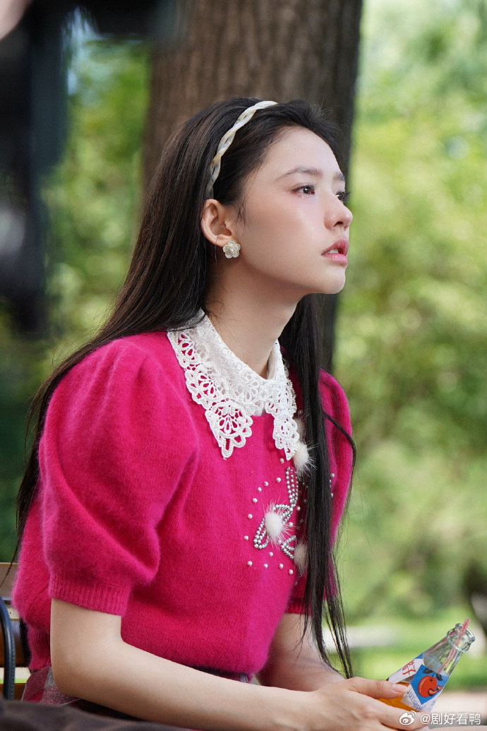 林允新剧揭露娱乐圈潜规则小人物在娱乐圈确实不容易，而且也会遭遇到很多的潜规则，看