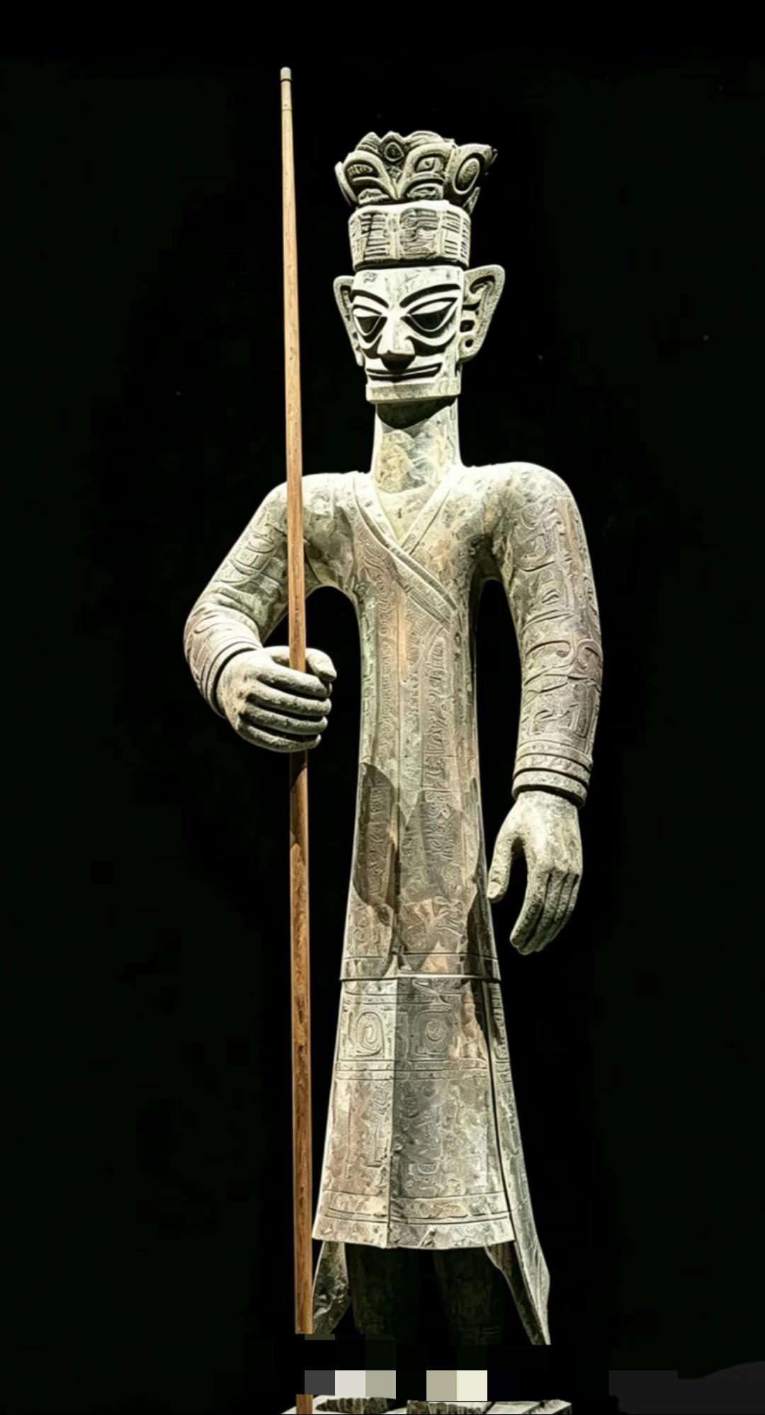 或许古蜀人也相信风水
他们认为在三星堆祭祀最能表达心情，取得良好的效果，所以才以