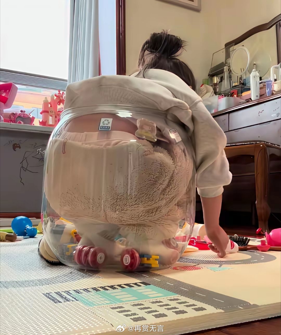 女儿贪玩的下场，可以用乌鸦喝水的办法，倒水让她浮起来？ 