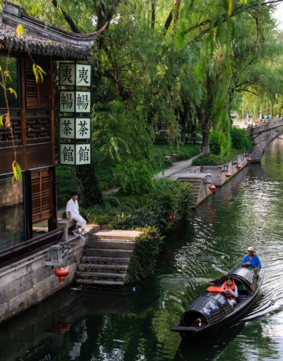 乌克兰为粮食召见以大使
亲爱的朋友们大家好，我是海林小百科！今天我们来看看乌克兰