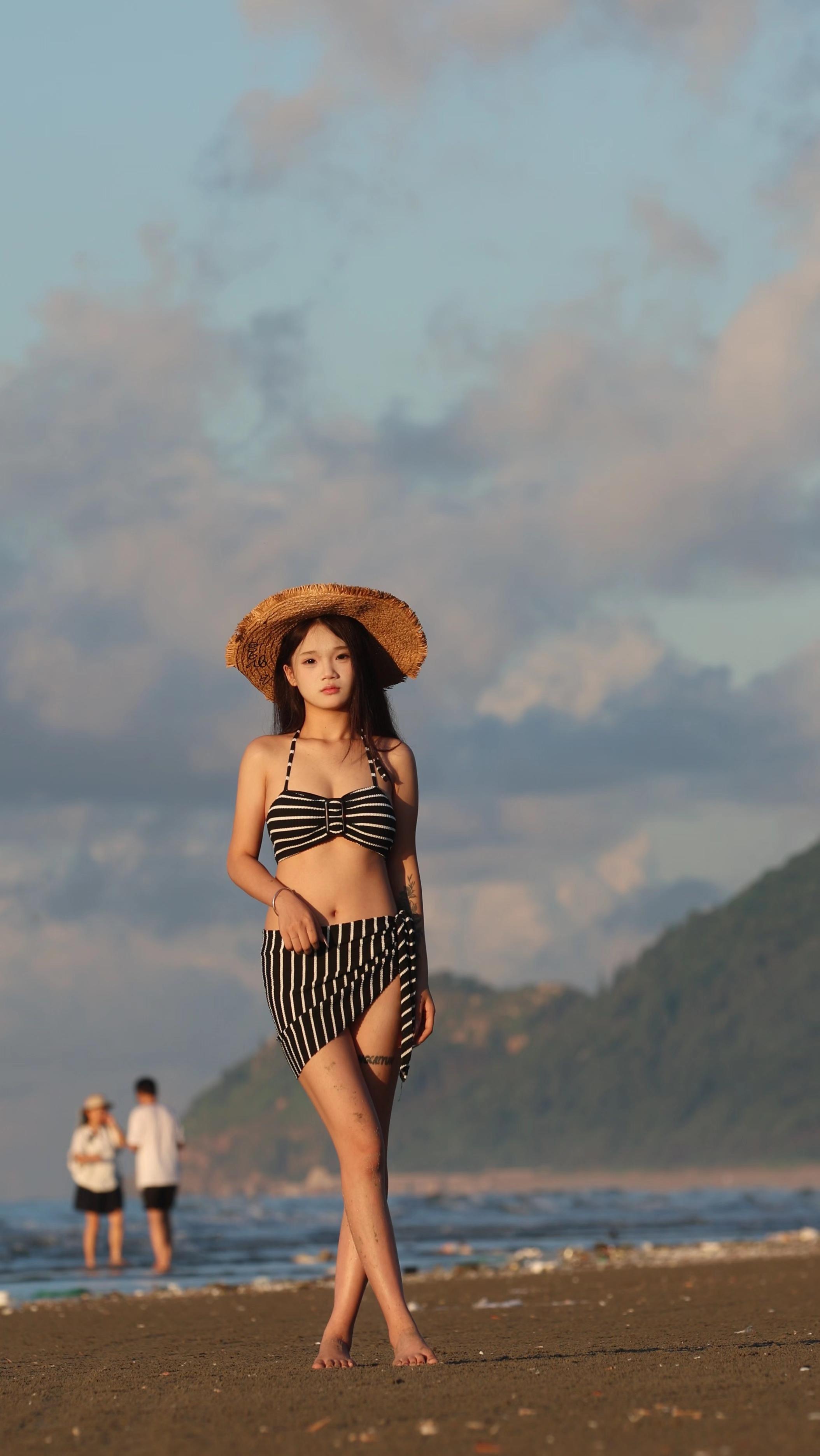 海滩美景 小麦色 泳装正常拍摄无不良引导