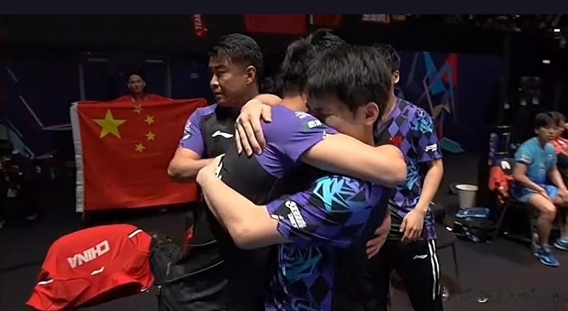 小组赛两连败后，国乒男团如何在决赛中横扫日本队实现惊天逆转？
北京时间5月11日
