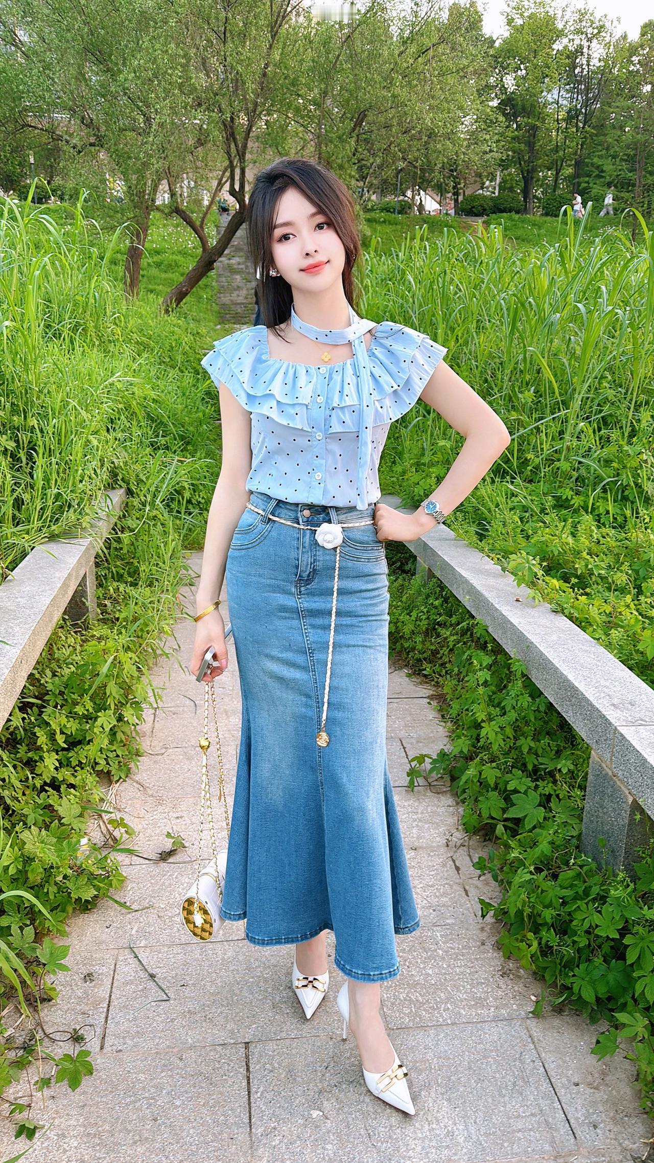 “灵魂是朵难养的花，无论年岁几何，若心有缺憾，请重养自己一遍，生而悦己，而非困于