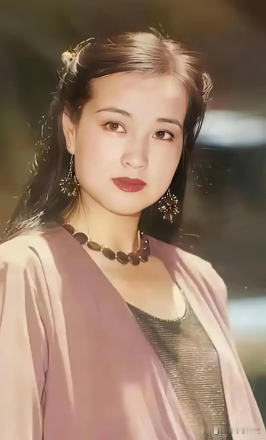 2026开年，75岁刘晓庆可真是把内娱争议值拉满了。她在短剧《武则天传奇》里从1