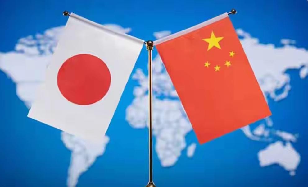 日本媒体突然变脸，前一秒还宣扬“要对中国强硬”，后一秒全是焦虑和慌张。

这种转