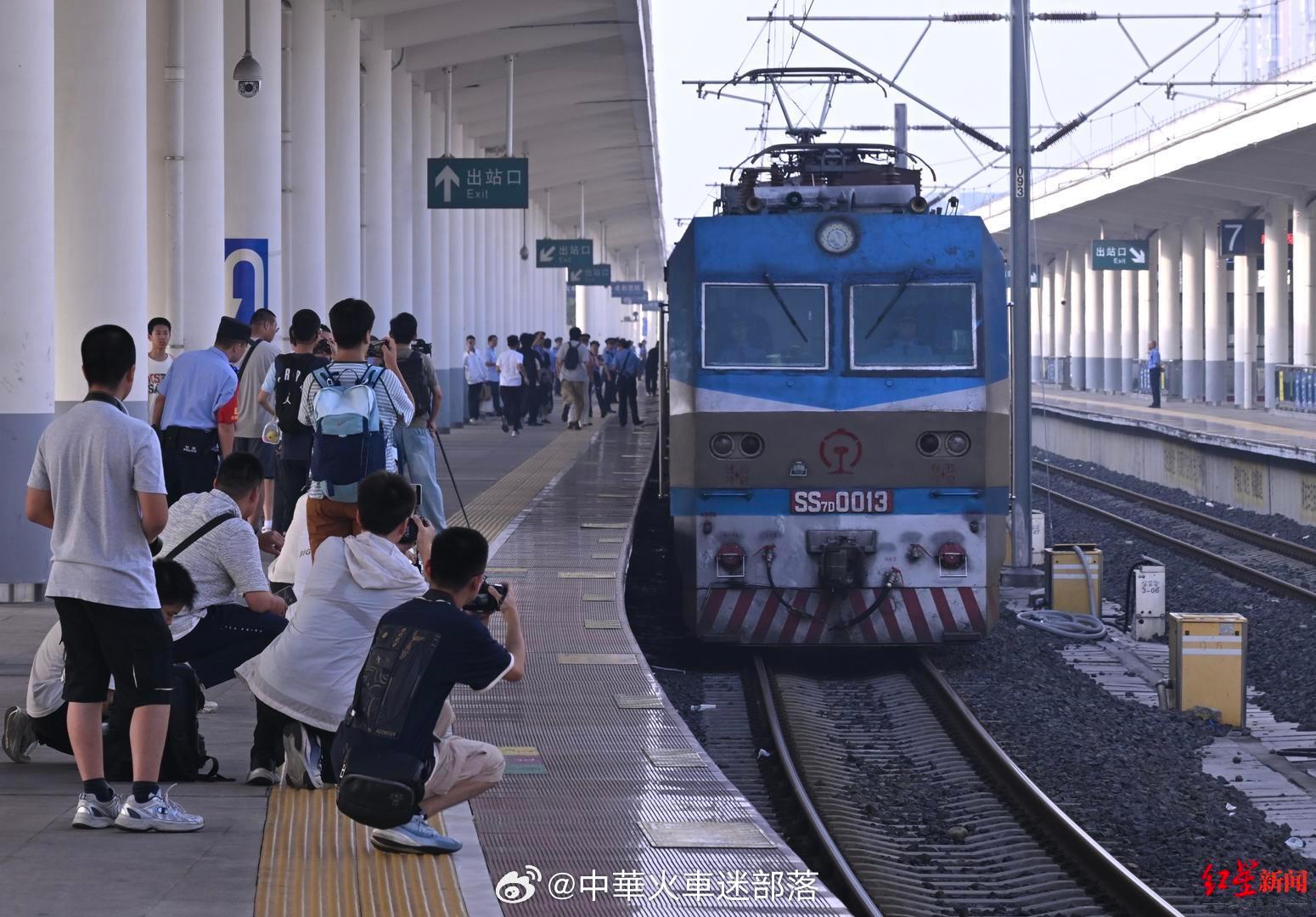 铁路头条【再见，T8！运行48载，成都老牌进京特快今日最后一次发车，返程后将更换