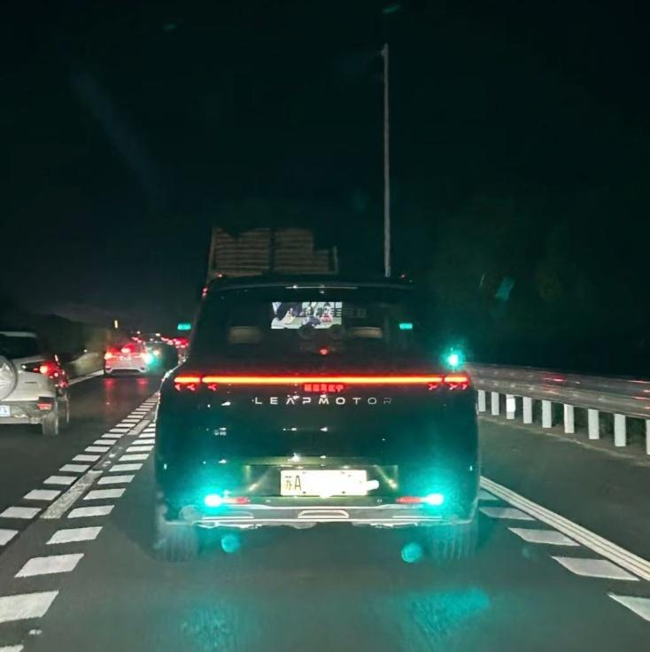 智驾小蓝灯终于要出新国标了

工信部公开征求意见

规定辅助驾驶 L2 级的车不