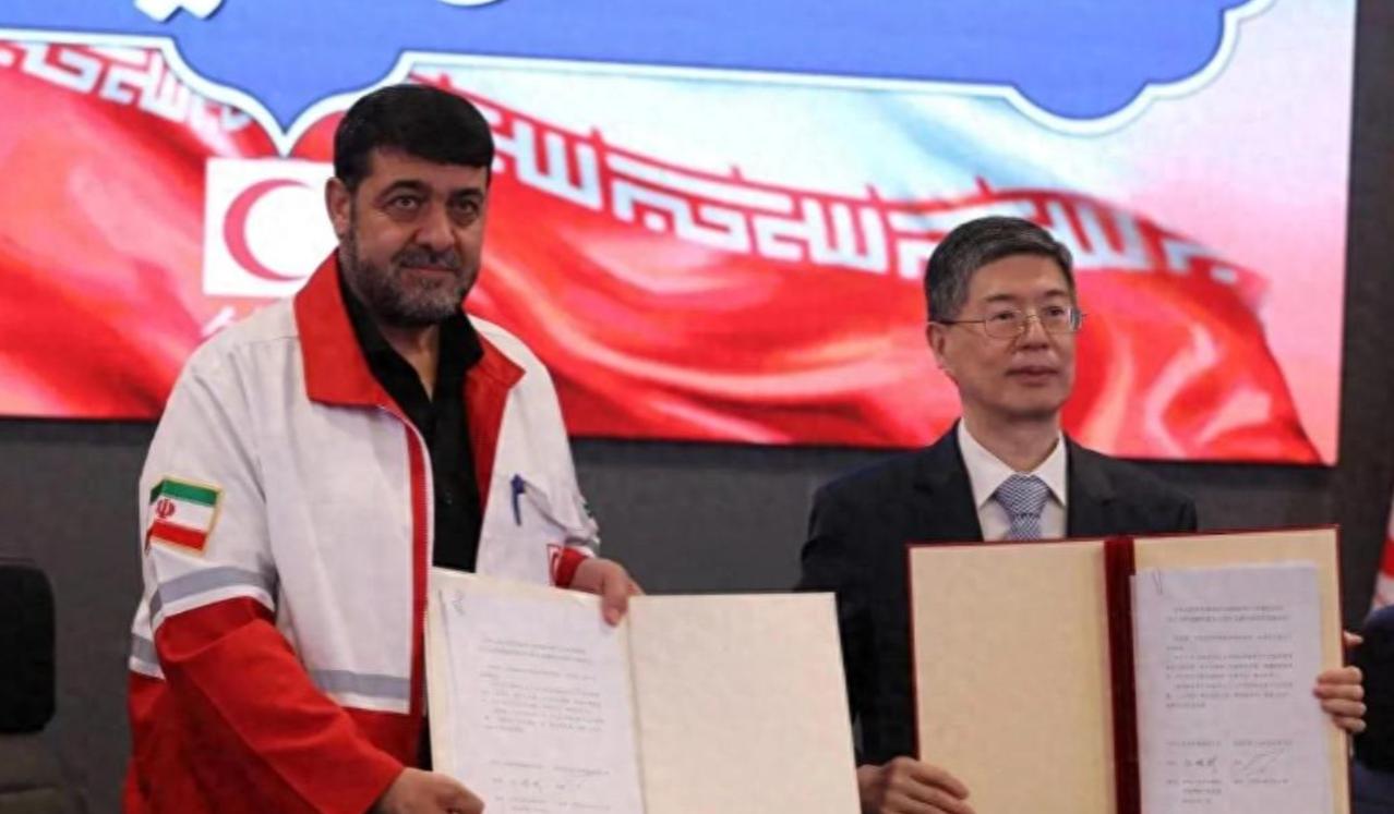 中国的人道主义援助物资跨越万里及时抵达，真正做到了雪中送炭。

在德黑兰的红新月