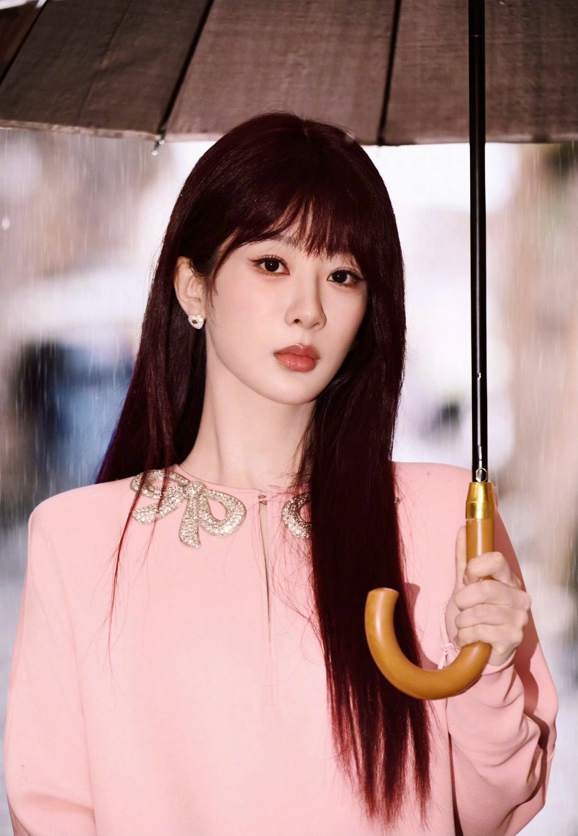 杨紫看秀造型，生图和精修对比怎么样？