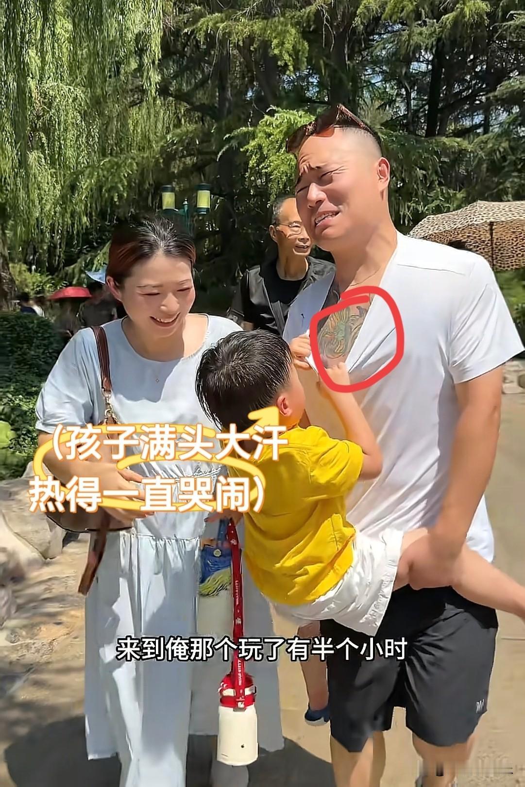我要是小韩儿子，长大都得恨他。

大热天的别的孩子都在家吹空调，他为了拍视频带孩