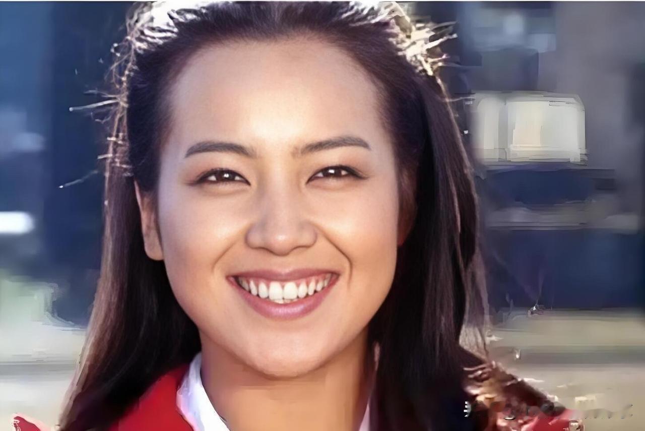 能认识这个女演员的，你的年龄一定在45岁以上了，当年她饰演的一部经典影视剧，红遍