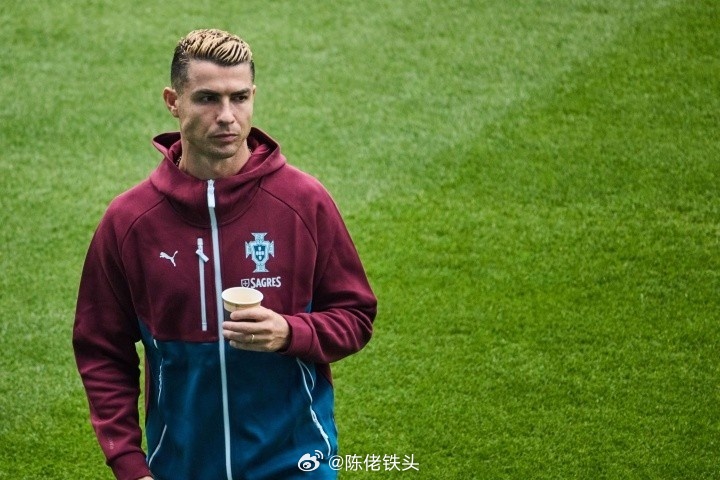 葡媒：C罗离开葡萄牙队时并非独自一人，装备主管随他离开葡媒最新消息，C罗本次从葡