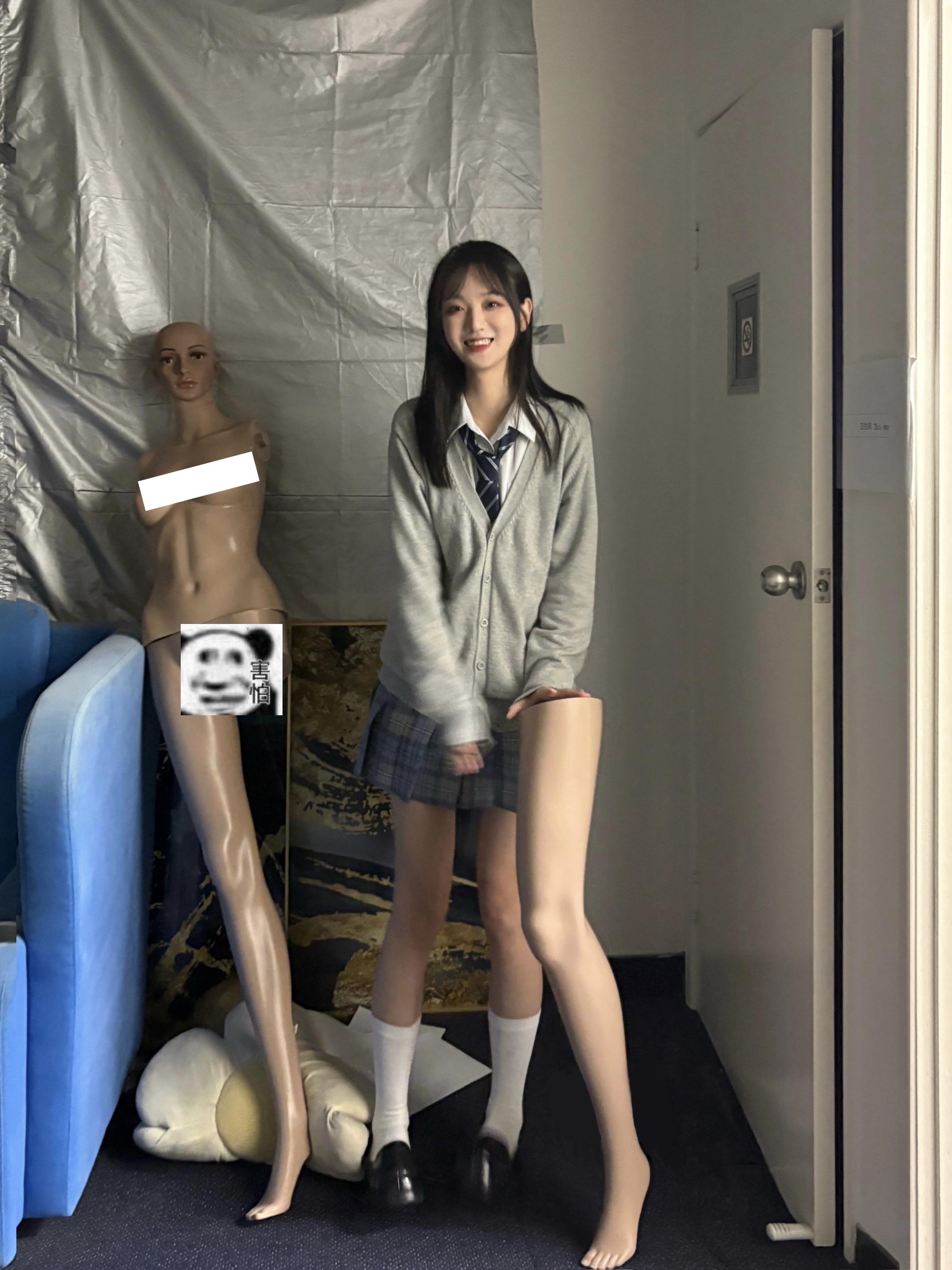 你是说你打悬疑推理剧本杀到深夜10点中途去厕所的路上拐弯处看到这个断了...