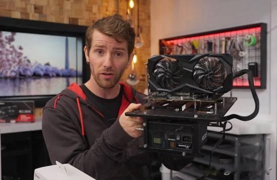 国际知名科技评测团队Linus Tech Tips的领导人老莱(Linus)使用