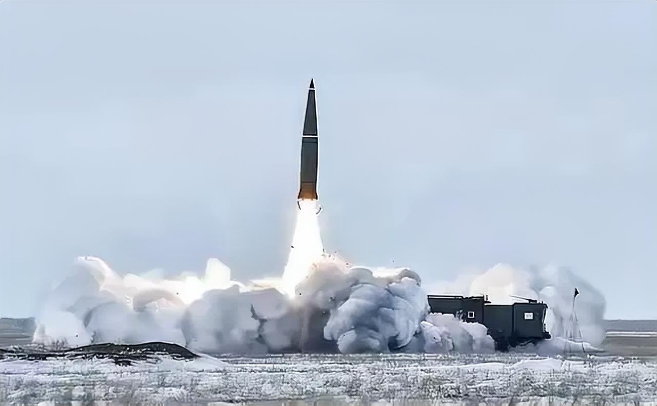 英国闯大祸！风暴阴影导弹直击俄本土炼油厂 俄乌能源血战升级
 
英国这次彻底玩过