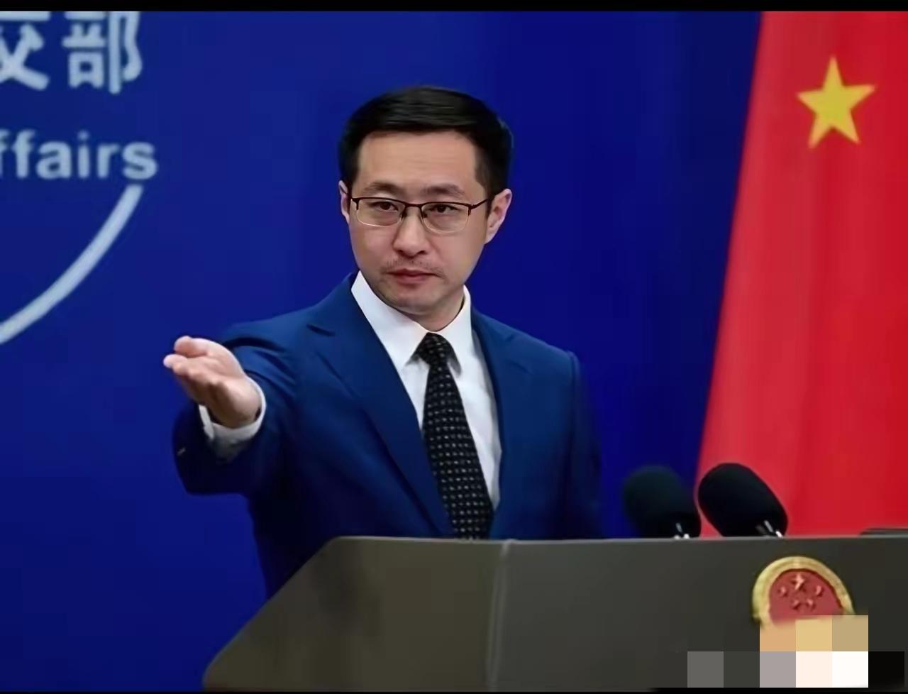 被人用枪炮架在脖子上，不想着反抗也不想着周旋，反倒忙着掏光家底买太平？晚清那股子