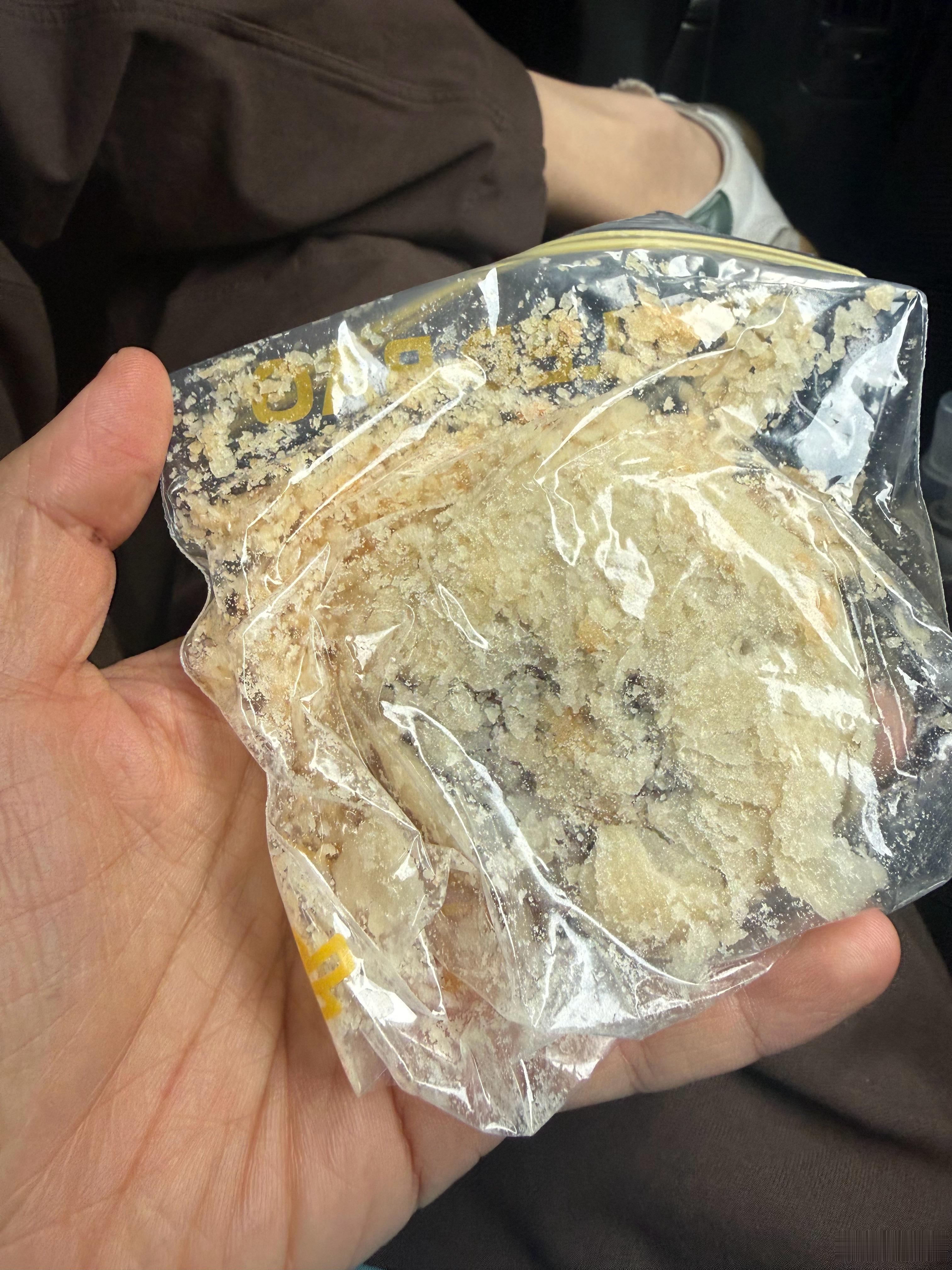 据说稻城亚丁机场是世界上最高的民用机场4400米也是震撼太震撼了大家有机会可以来