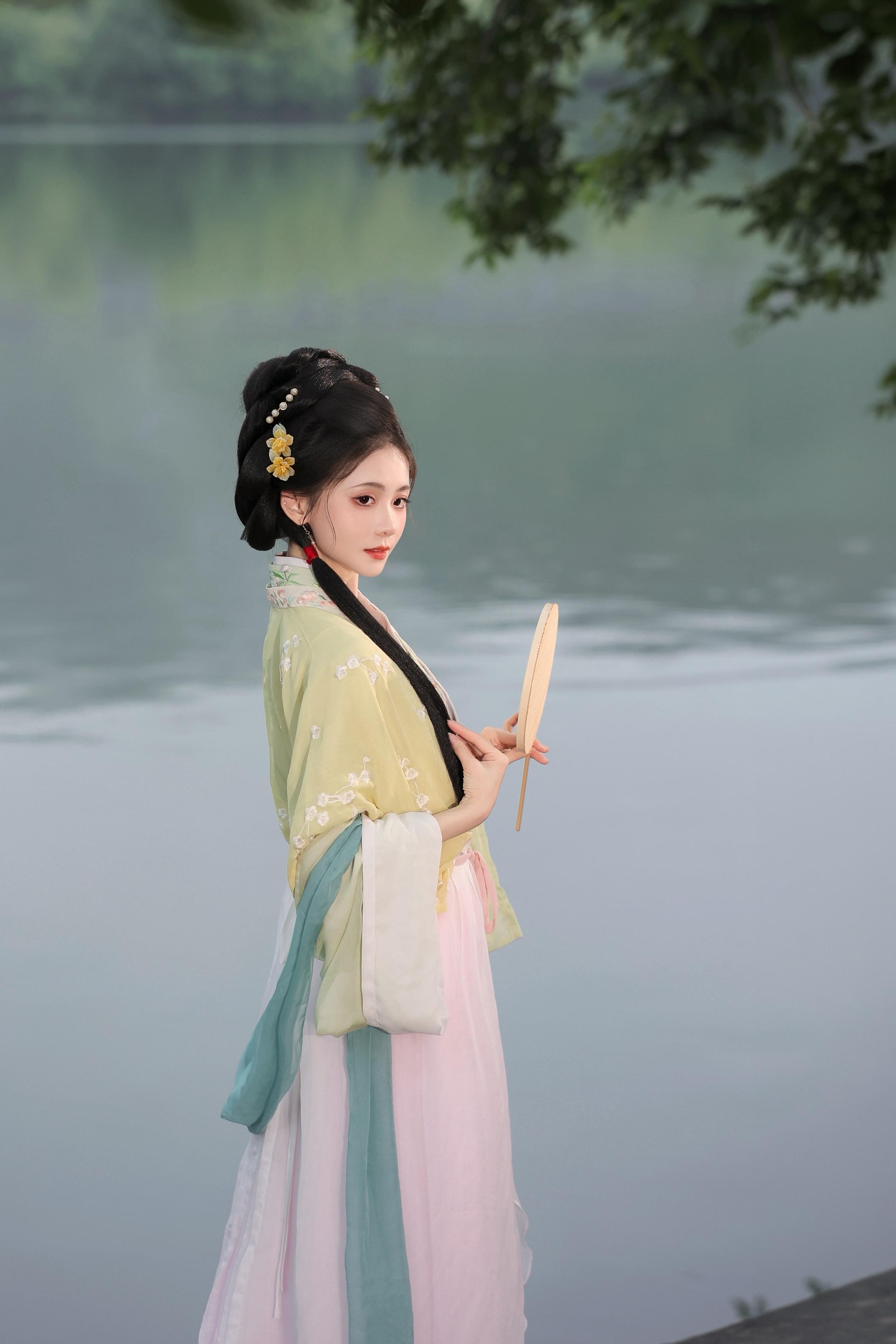 纷乱相思雨🌧️。