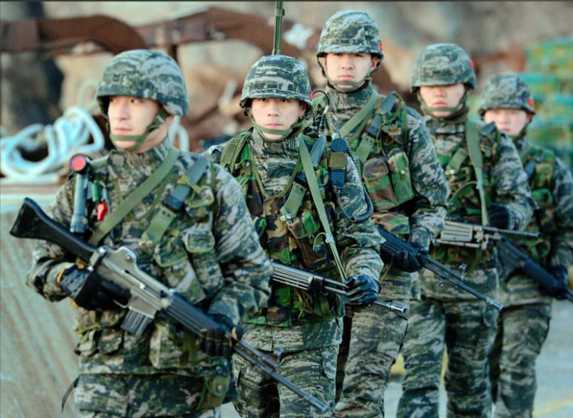 韩国终于觉醒了，最近在当选后首次主持全军主要指挥官会议，李在明直言不讳地表示如今