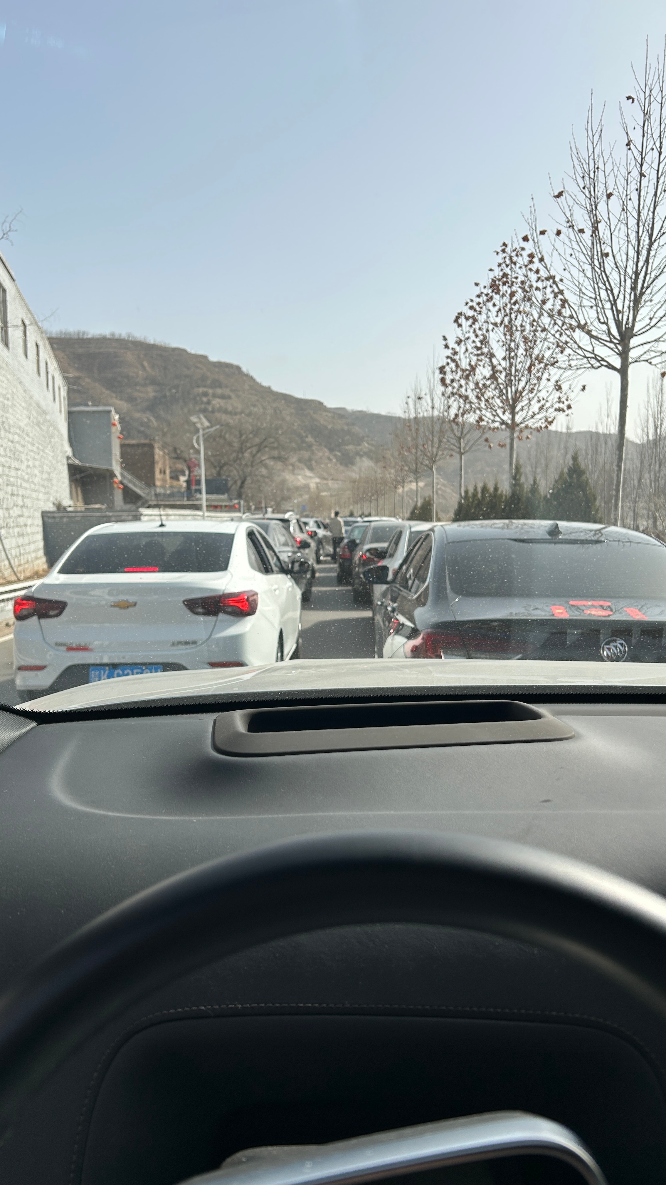 前方无厕所无烤肠无茶叶蛋牛啊，果然在求财这一块大家都要不顾任何艰难险阻，并且觉得