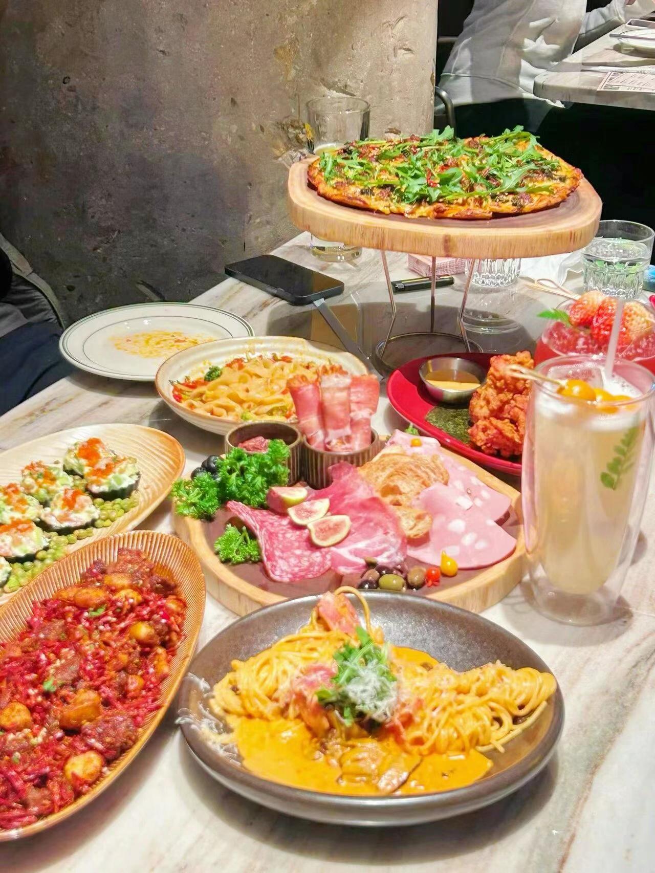 排队7个小时的魏世纪，我的真实评价是...
美食拍照技巧魏家凉皮排队美食的真实感