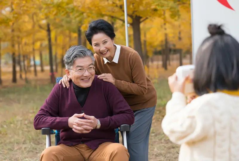 晚年养老要注意的事儿可不少。首选就是健康方面，年龄大了定期体检一定得安排上，这样