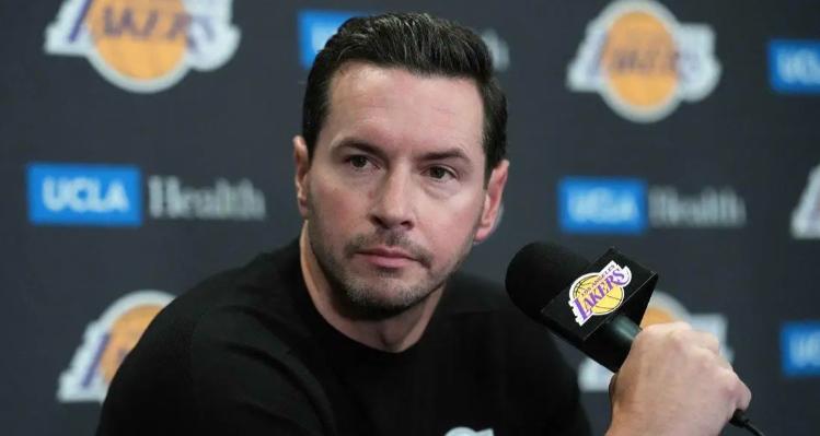 硬气！湖人主帅雷迪克放出狠话！
 
直言锁定西部第三，首轮必须赢。
 
掘金队这