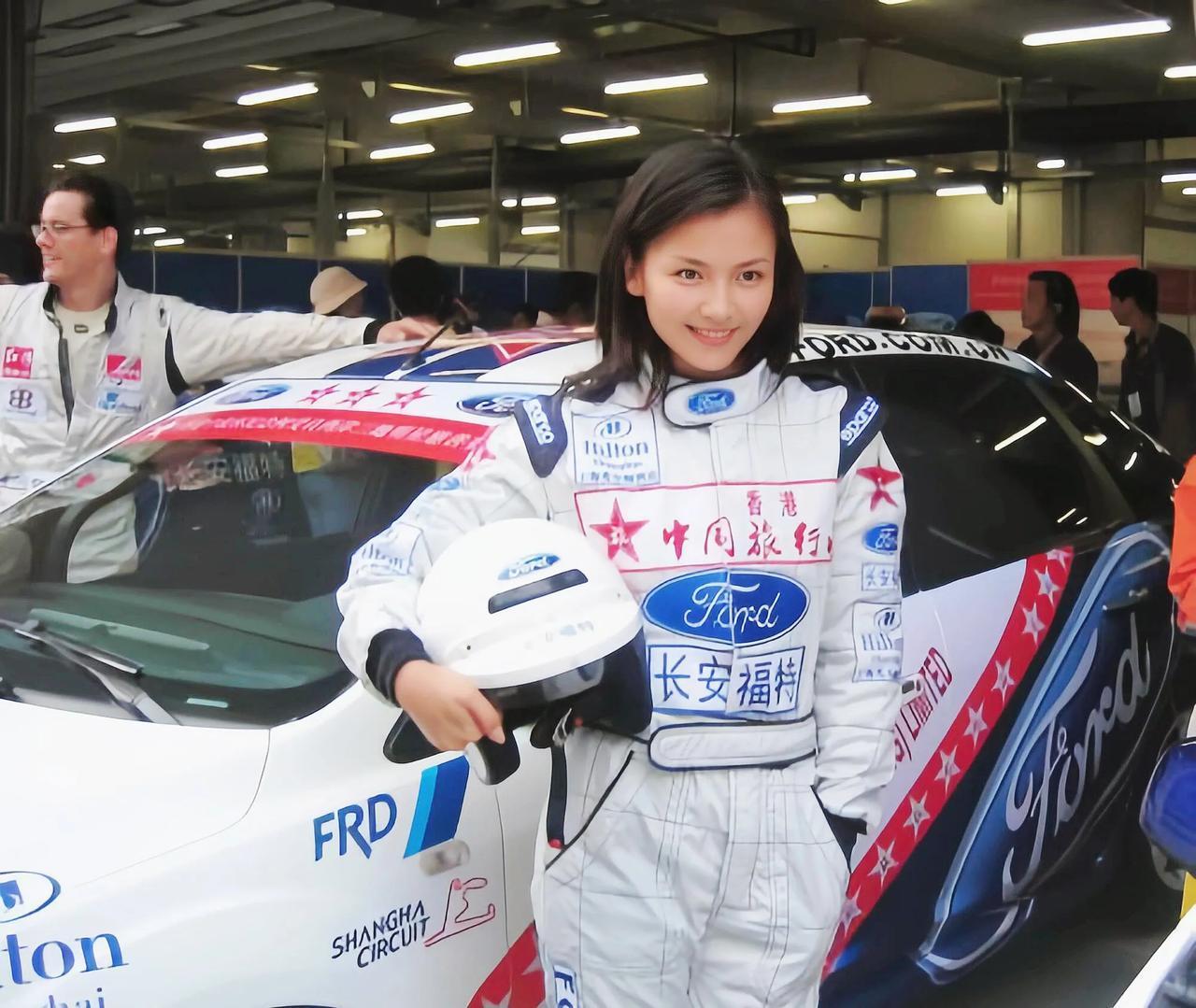 刘涛，
不愧是妈祖选中的女人。
你知道她是演员，知道她是赛车手吗？都说女人不太会
