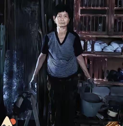 广东，发生一起家暴惨案，残忍程度突破人性底线，女子深夜正在熟睡时，被丈夫暴虐打进