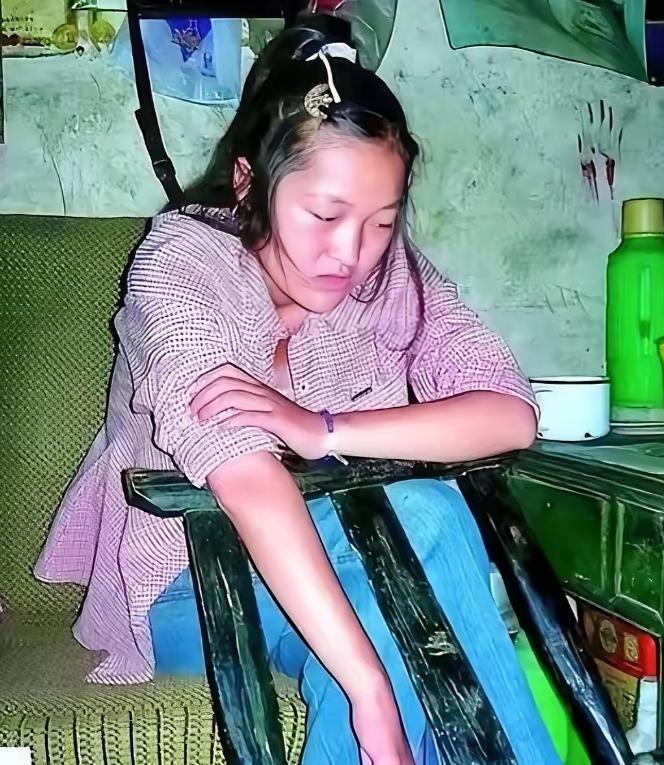 2006 年，一名来自河南的高考考生蒋多多公然在考场上违反规定，义愤填膺写下 8