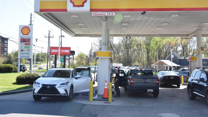 自食其果!美国经济增长预期被下调