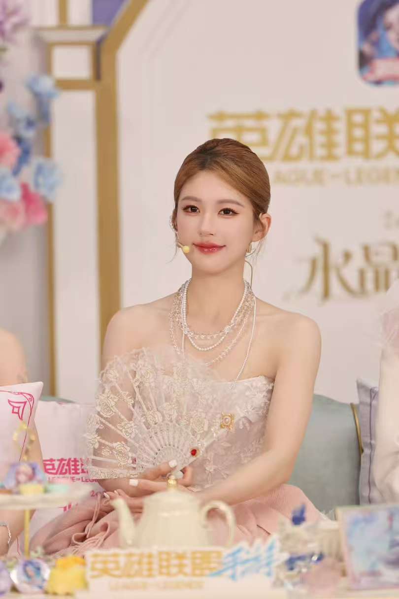 赵露思下个月有线下活动赵露思纯天然大美女 赵露思纯天然大美女！！！！就是这么权威