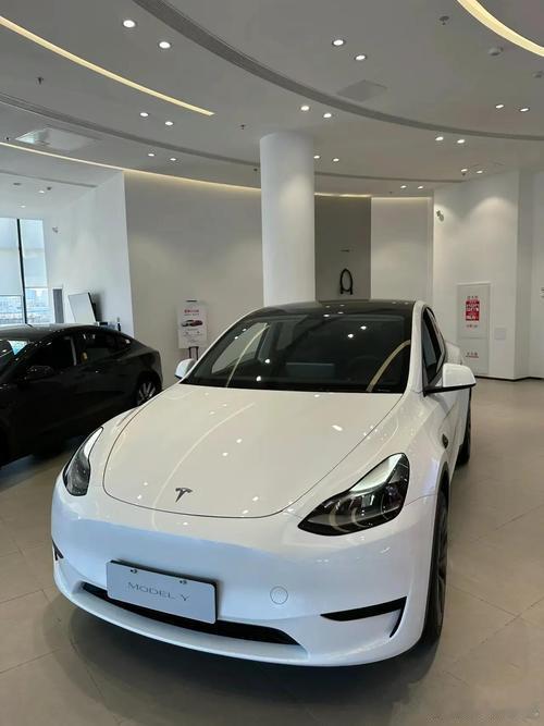 🚗说到汽车，设计确实是很多人第一眼就会注意到的地方。毕竟，谁不想开着一辆外表酷