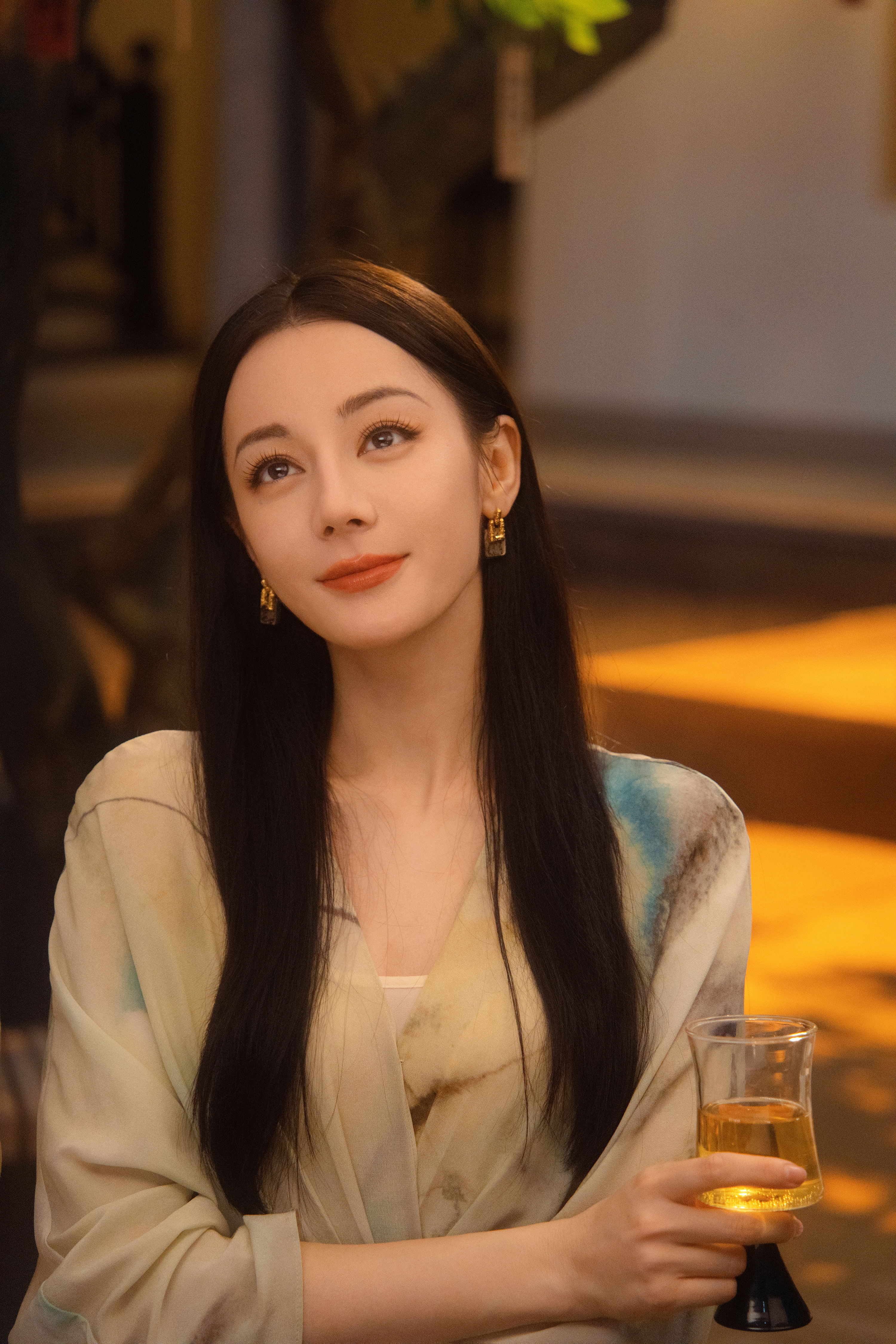 迪丽热巴无实物表演迪丽热巴  在复制粘贴的时代，你是手写的诗