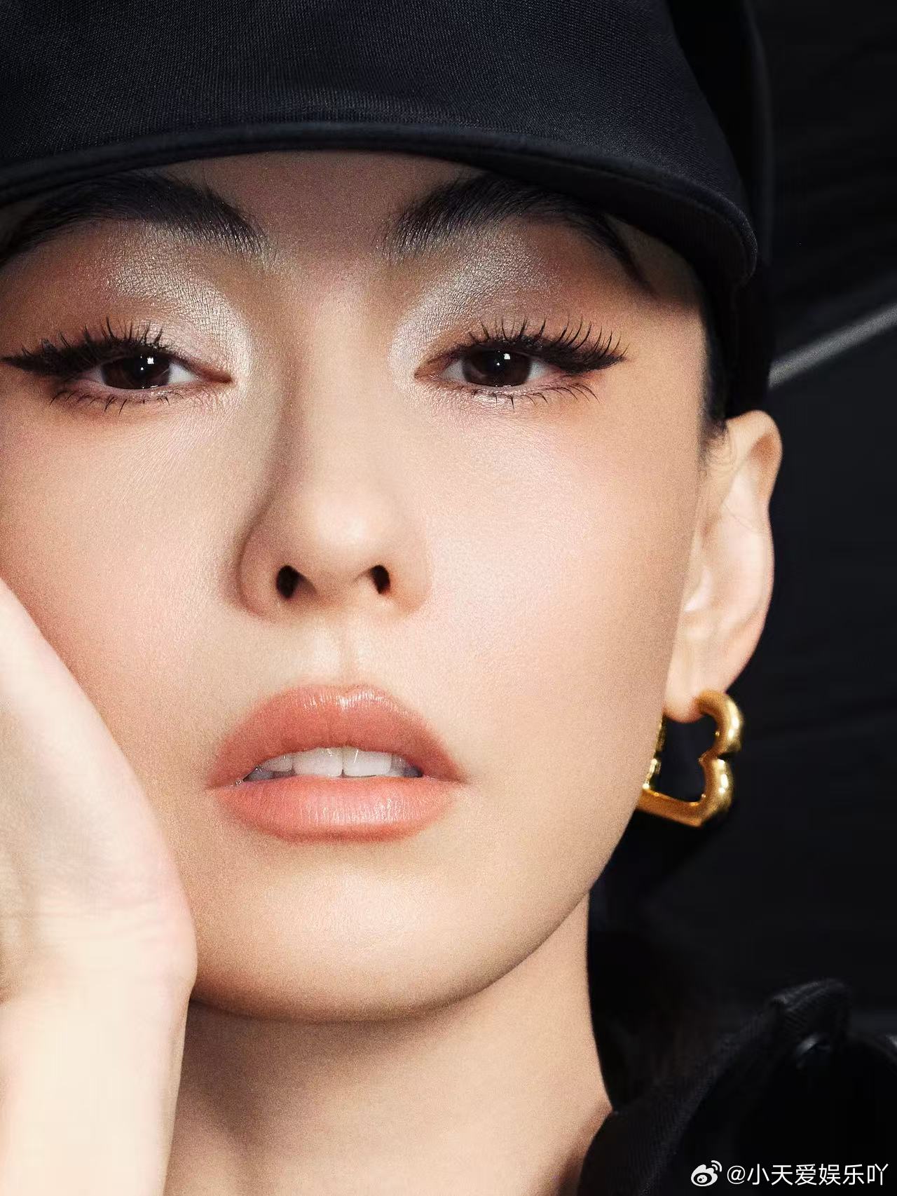 巴黎世家偶遇张柏芝张柏芝巴黎世家活动状态 时尚活动永远少不了亮眼女神，张柏芝现身