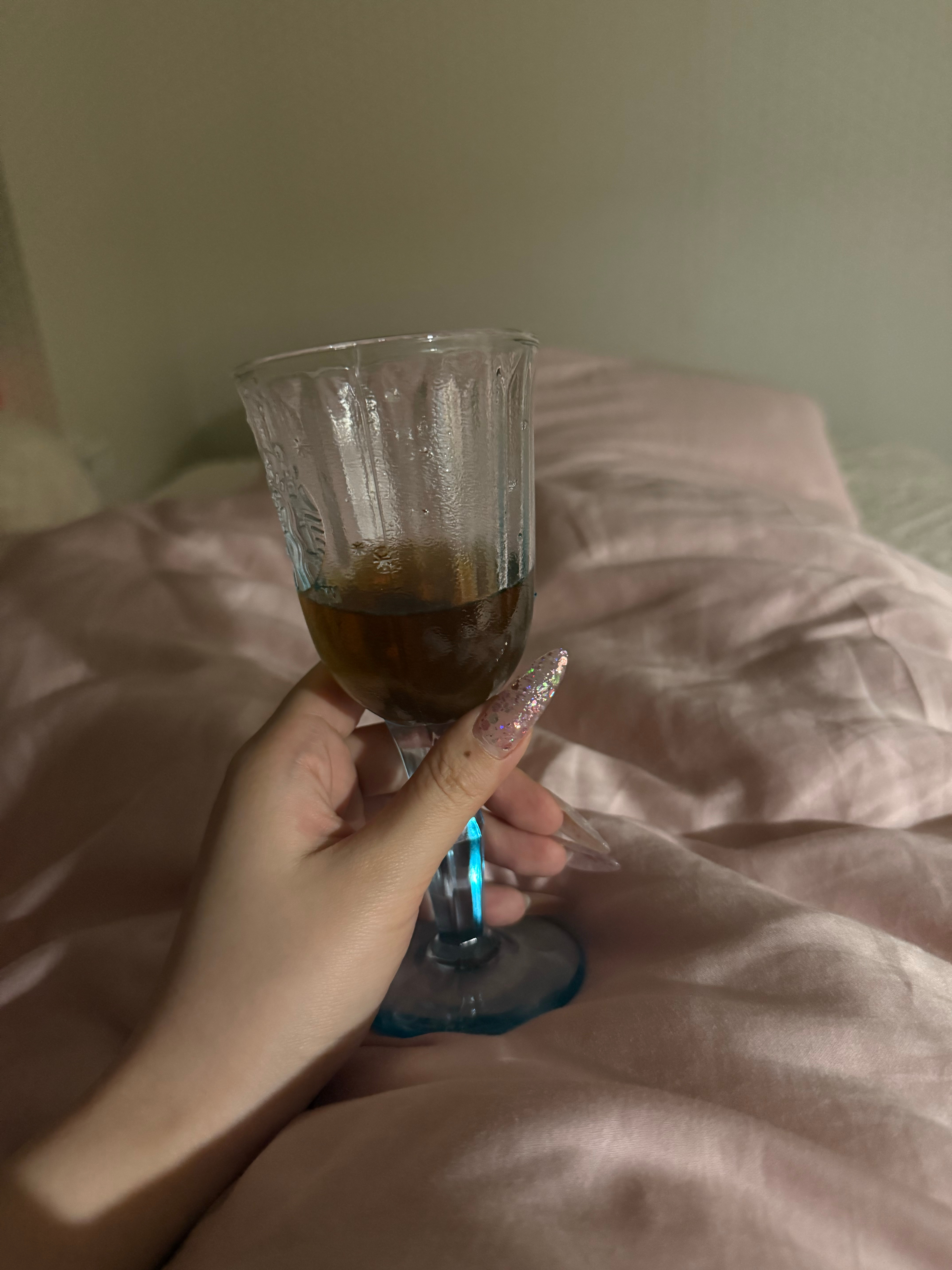 莫名其妙翻了一下今年一月份的相册 虽然都过去了 但现在回想起来确实 挺难受的。 