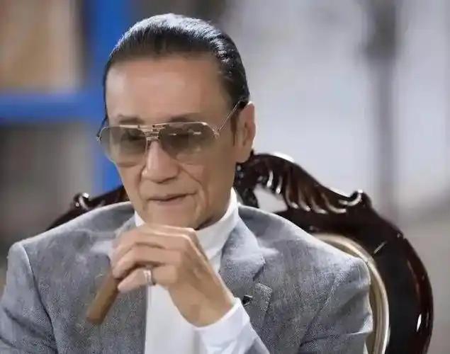 谢贤去世的消息传开后，很多人除了感慨“四哥”这一生够潇洒，也开始琢磨另一个问题：