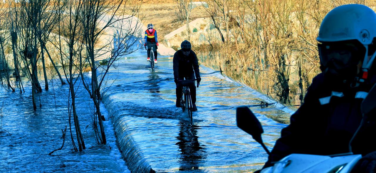 翻山涉水骑行🚴来