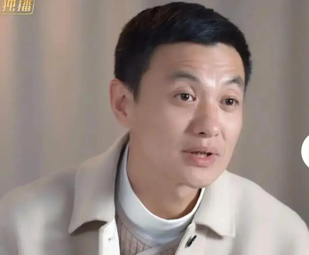 朱丹早年投资踩雷，背上了1600万的债，那会儿她正和周一围谈婚论嫁。
很多人以为